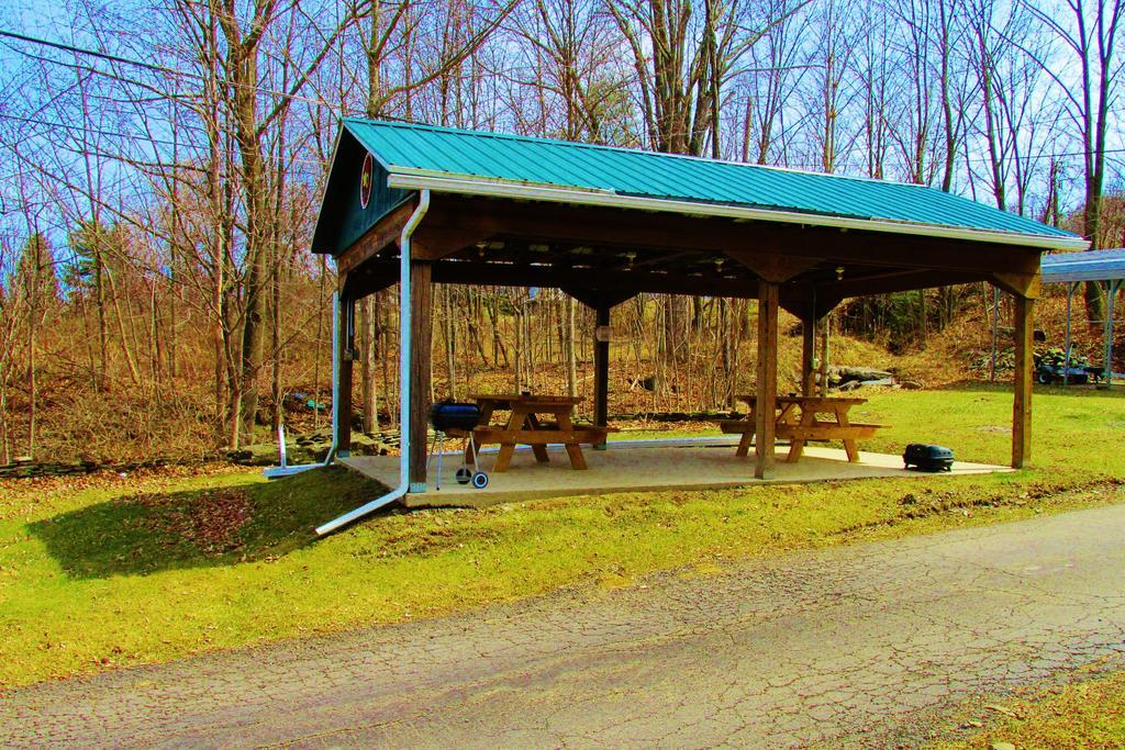 Crystal Springs Inn And Suites Towanda Exterior foto