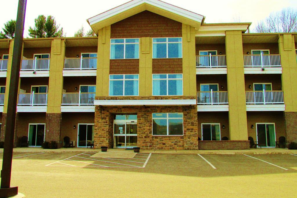 Crystal Springs Inn And Suites Towanda Exterior foto