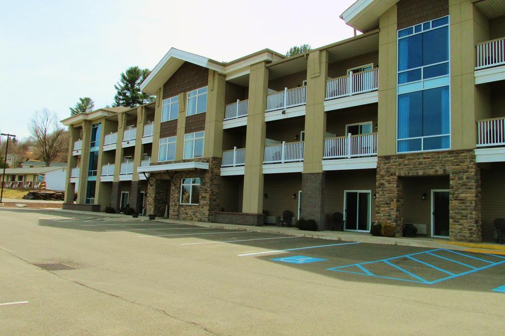 Crystal Springs Inn And Suites Towanda Exterior foto